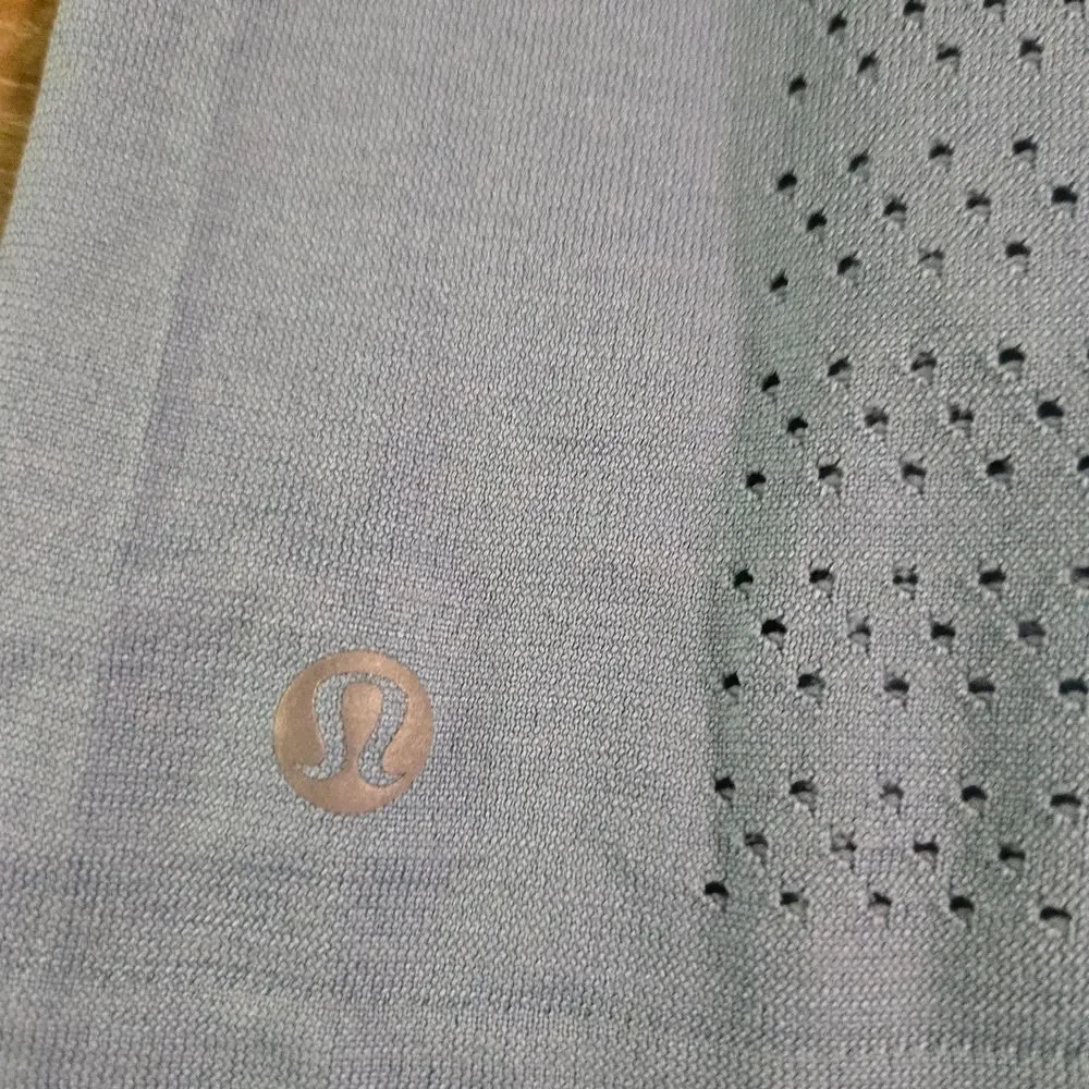 Lululemon Sky Blue Short Sleeve Women's Top - Picture 8 of 8